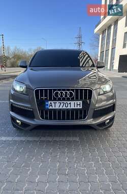 Внедорожник / Кроссовер Audi Q7 2012 в 