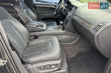 Внедорожник / Кроссовер Audi Q7 2015 в 