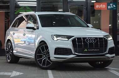 Внедорожник / Кроссовер Audi Q7 2020 в 