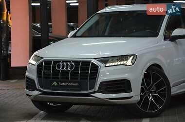 Внедорожник / Кроссовер Audi Q7 2020 в 