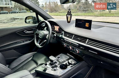Внедорожник / Кроссовер Audi Q7 2016 в 