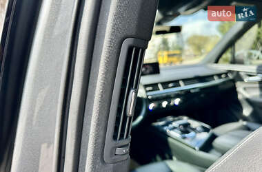 Внедорожник / Кроссовер Audi Q7 2016 в 