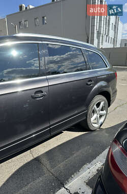 Внедорожник / Кроссовер Audi Q7 2014 в 