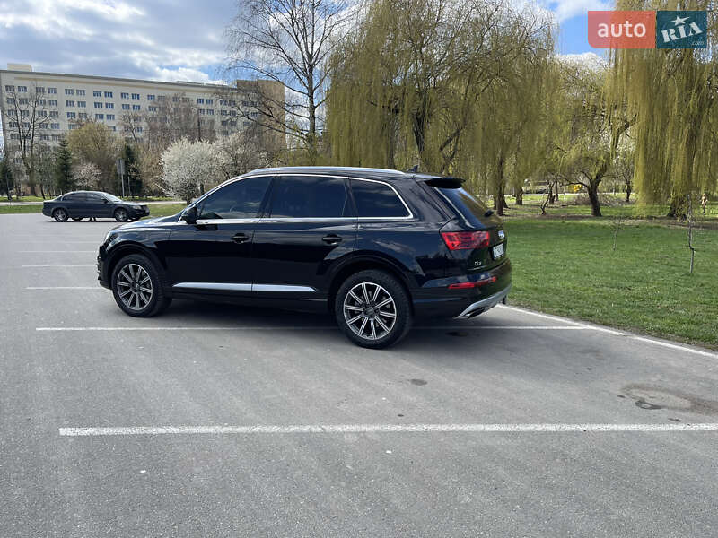 Позашляховик / Кросовер Audi Q7 2016 в Івано-Франківську