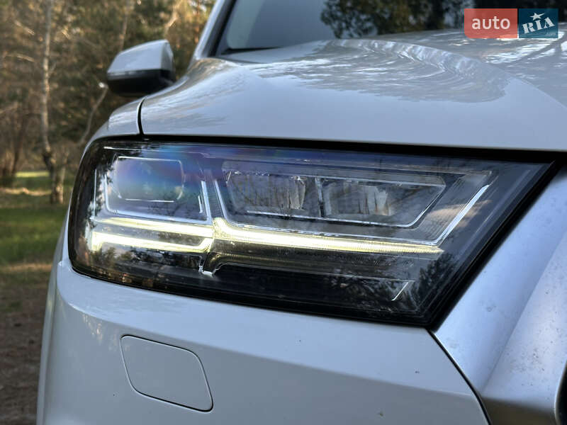 Внедорожник / Кроссовер Audi Q7 2017 в Харькове