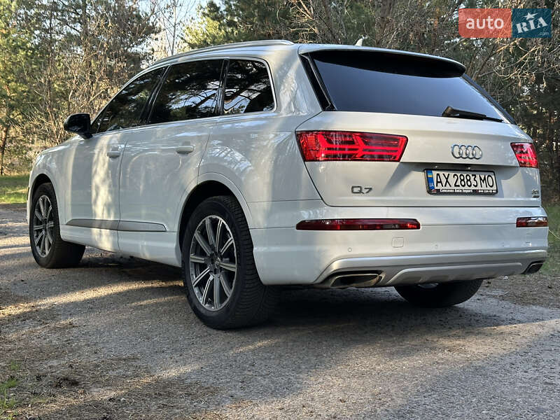 Внедорожник / Кроссовер Audi Q7 2017 в Харькове