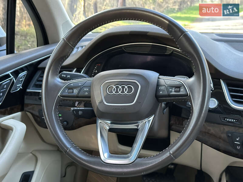 Внедорожник / Кроссовер Audi Q7 2017 в Харькове