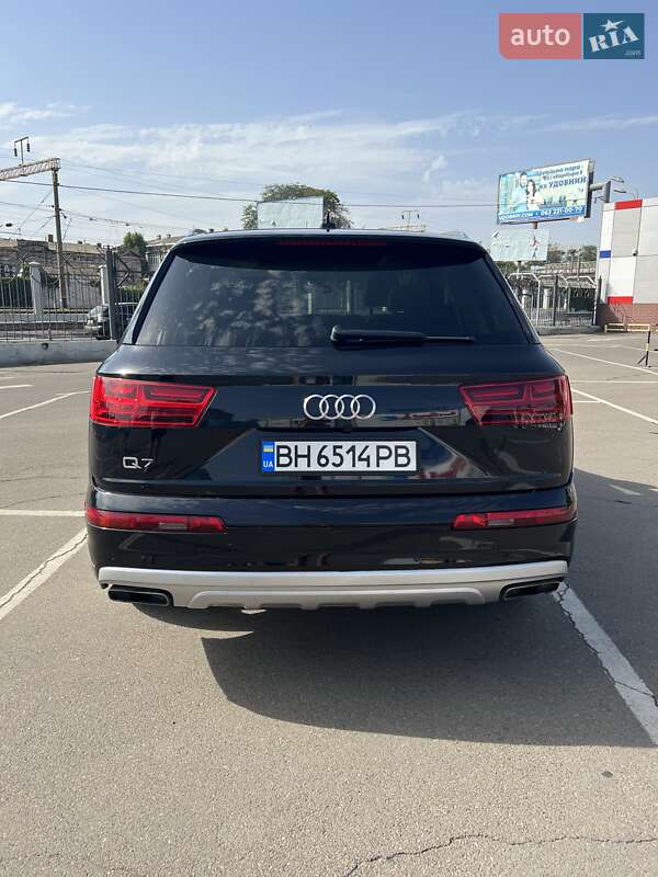 Позашляховик / Кросовер Audi Q7 2018 в Одесі