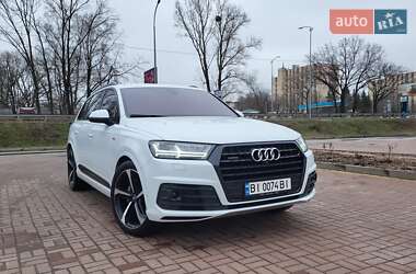 Внедорожник / Кроссовер Audi Q7 2016 в 
