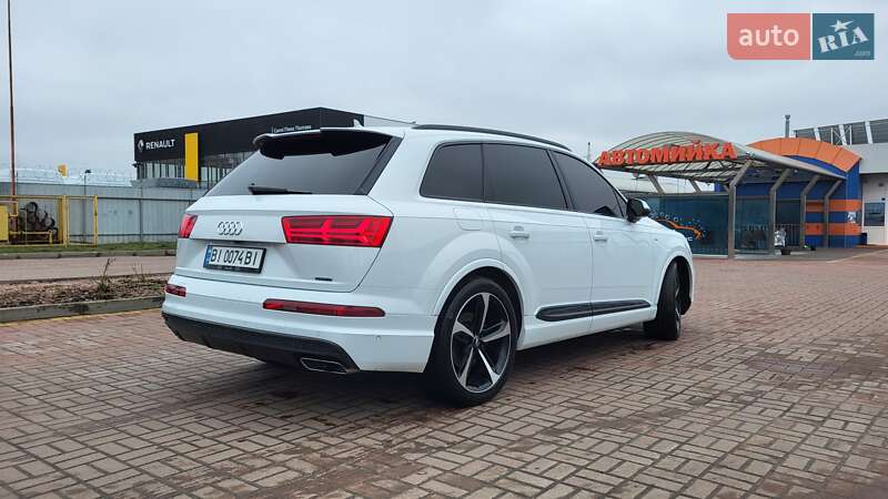 Внедорожник / Кроссовер Audi Q7 2016 в Полтаве