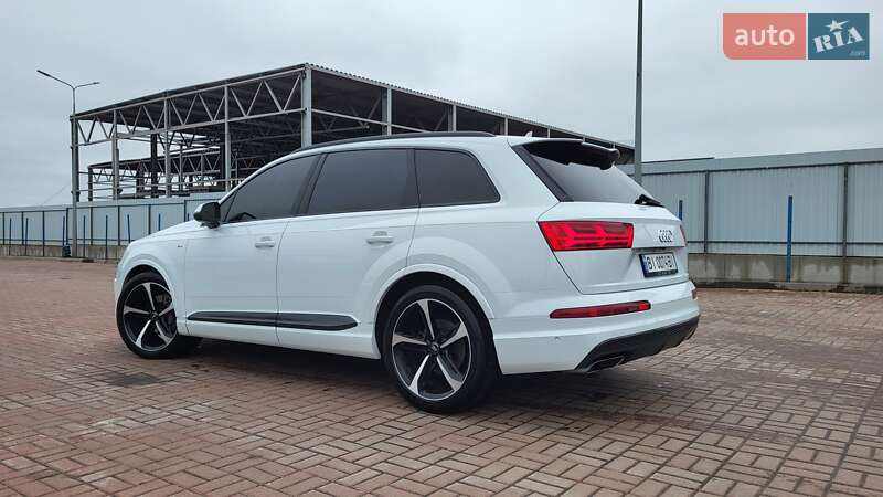 Внедорожник / Кроссовер Audi Q7 2016 в Полтаве