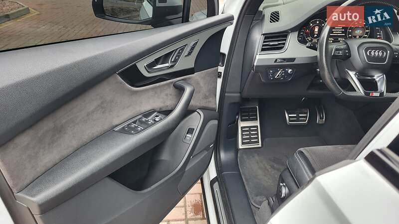 Внедорожник / Кроссовер Audi Q7 2016 в Полтаве