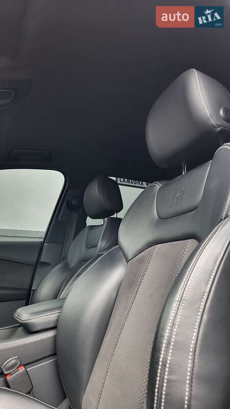 Внедорожник / Кроссовер Audi Q7 2016 в Полтаве