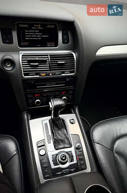 Позашляховик / Кросовер Audi Q7 2011 в 