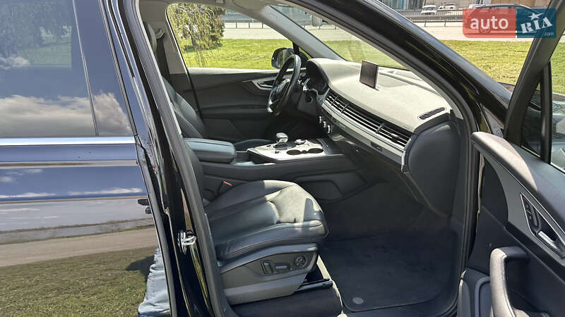 Позашляховик / Кросовер Audi Q7 2016 в Дніпрі