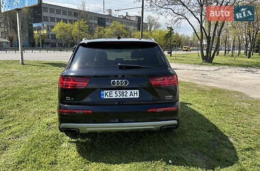 Внедорожник / Кроссовер Audi Q7 2016 в 