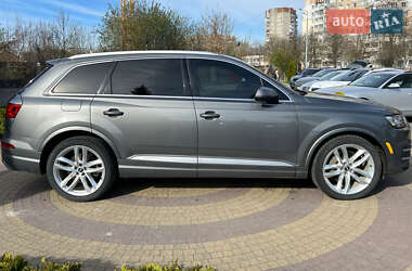 Позашляховик / Кросовер Audi Q7 2016 в 
