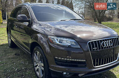 Позашляховик / Кросовер Audi Q7 2011 в 