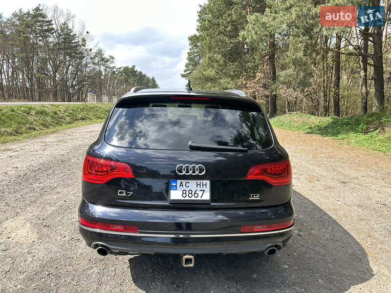 Позашляховик / Кросовер Audi Q7 2010 в Володимирі
