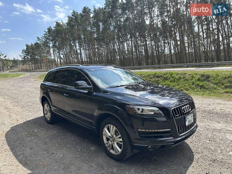 Позашляховик / Кросовер Audi Q7 2010 в Володимирі