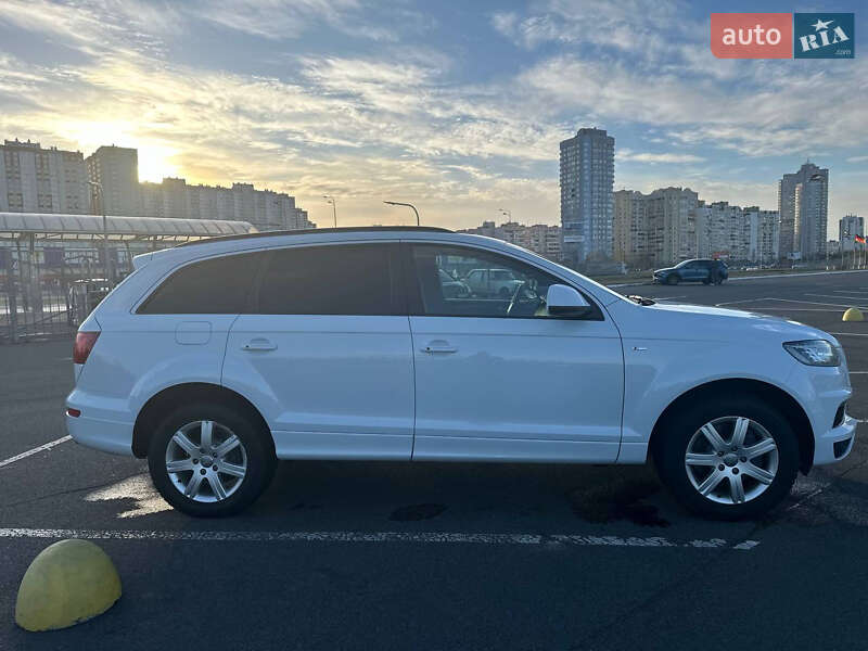 Внедорожник / Кроссовер Audi Q7 2014 в Киеве