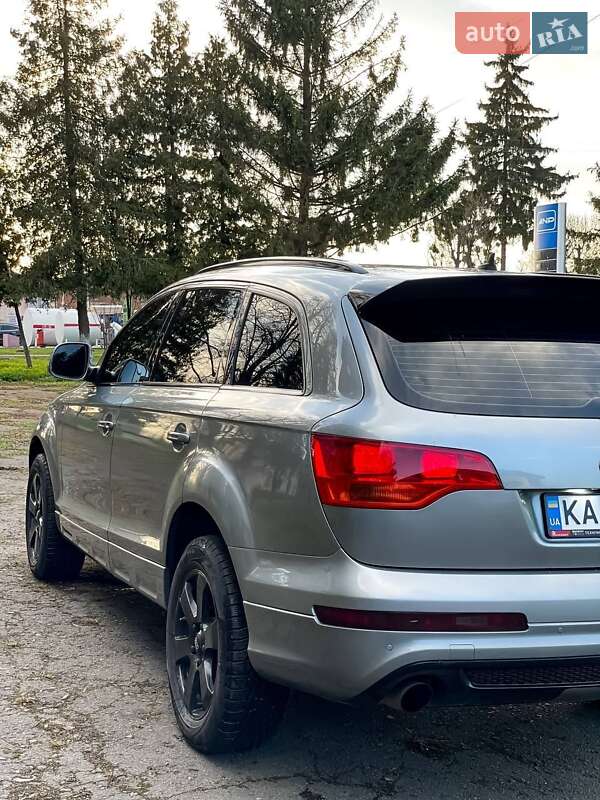 Позашляховик / Кросовер Audi Q7 2007 в Дубні