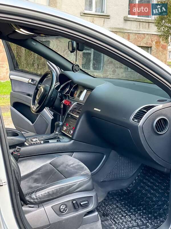 Позашляховик / Кросовер Audi Q7 2007 в Дубні