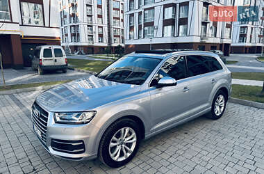 Внедорожник / Кроссовер Audi Q7 2016 в 