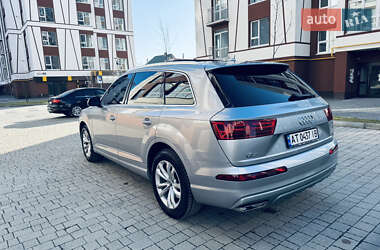 Внедорожник / Кроссовер Audi Q7 2016 в 