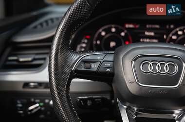 Внедорожник / Кроссовер Audi Q7 2017 в 