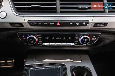 Внедорожник / Кроссовер Audi Q7 2017 в 