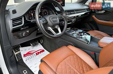 Внедорожник / Кроссовер Audi Q7 2017 в 