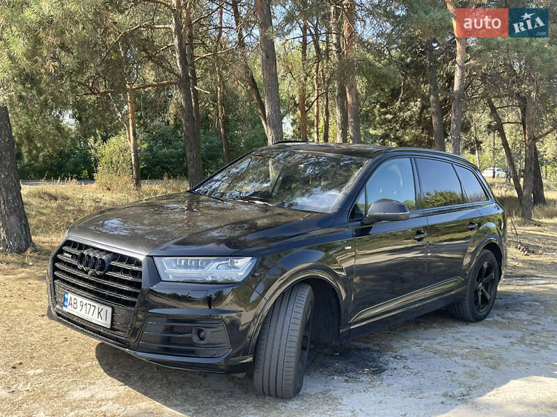 Позашляховик / Кросовер Audi Q7 2016 в Вінниці