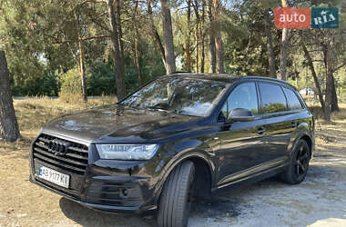 Внедорожник / Кроссовер Audi Q7 2016 в 