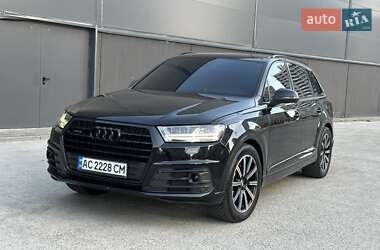 Позашляховик / Кросовер Audi Q7 2015 в 