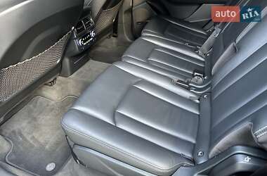 Позашляховик / Кросовер Audi Q7 2015 в 
