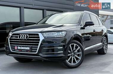 Позашляховик / Кросовер Audi Q7 2017 в 
