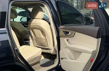 Позашляховик / Кросовер Audi Q7 2017 в 