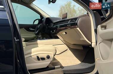 Позашляховик / Кросовер Audi Q7 2017 в 