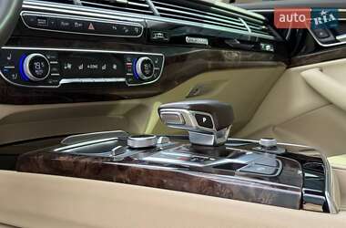 Позашляховик / Кросовер Audi Q7 2017 в 