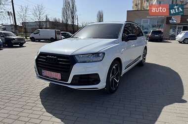 Внедорожник / Кроссовер Audi Q7 2016 в 