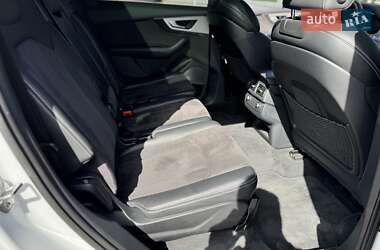 Внедорожник / Кроссовер Audi Q7 2016 в 
