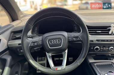 Внедорожник / Кроссовер Audi Q7 2016 в 