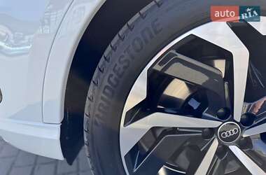 Внедорожник / Кроссовер Audi Q7 2016 в 