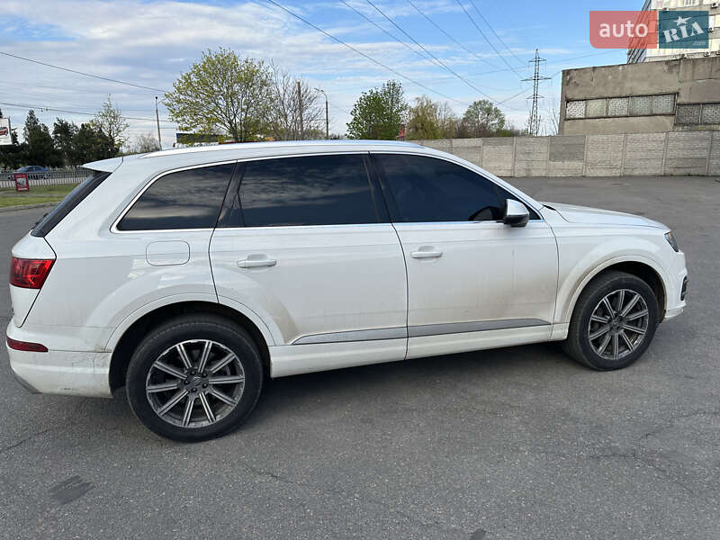 Позашляховик / Кросовер Audi Q7 2018 в Дніпрі