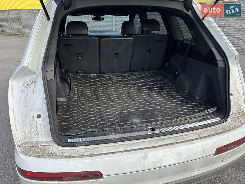 Позашляховик / Кросовер Audi Q7 2018 в Дніпрі