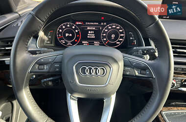 Внедорожник / Кроссовер Audi Q7 2018 в 