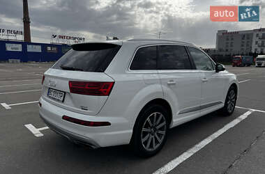 Внедорожник / Кроссовер Audi Q7 2017 в 