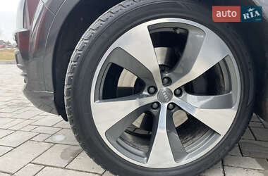 Внедорожник / Кроссовер Audi Q7 2015 в 