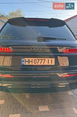 Внедорожник / Кроссовер Audi Q7 2020 в 